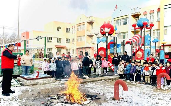 筑牢安全防線(xiàn)！七師胡楊河市各單位聯(lián)動(dòng)推進(jìn)消防宣傳月活動(dòng)